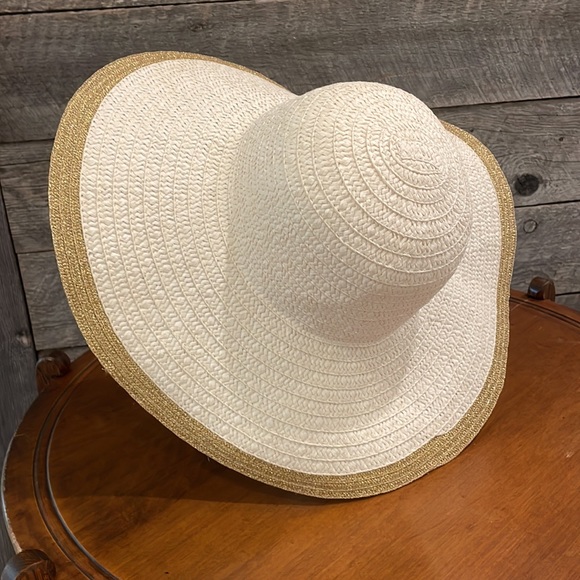 Summer hat BNWT - Picture 3 of 4